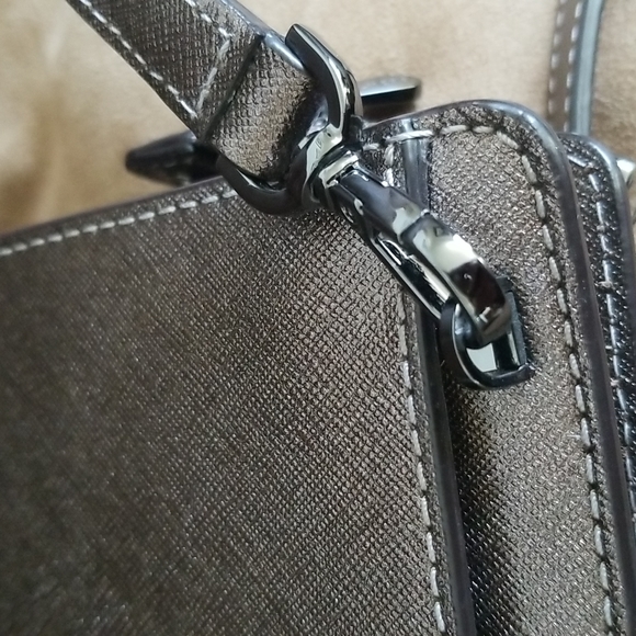 Michael Kors Jet Set Travel Large Crossbody Clutch in 'Glittery' Medium Bronze - Picture 13 of 13